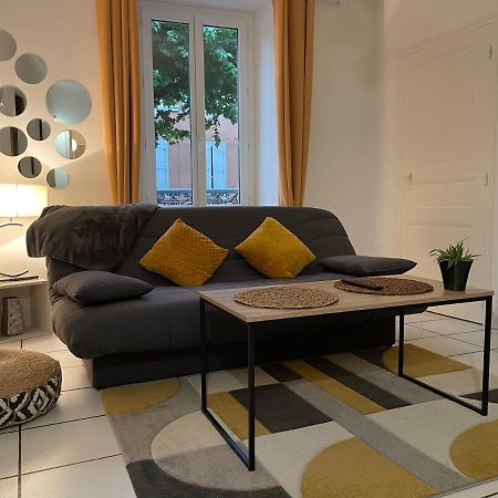 T2 Plein Centre Au 1Er Etage Avec Parking Prive Leilighet Millau Eksteriør bilde