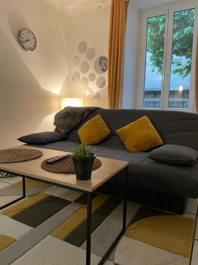 T2 Plein Centre Au 1Er Etage Avec Parking Prive Leilighet Millau Eksteriør bilde